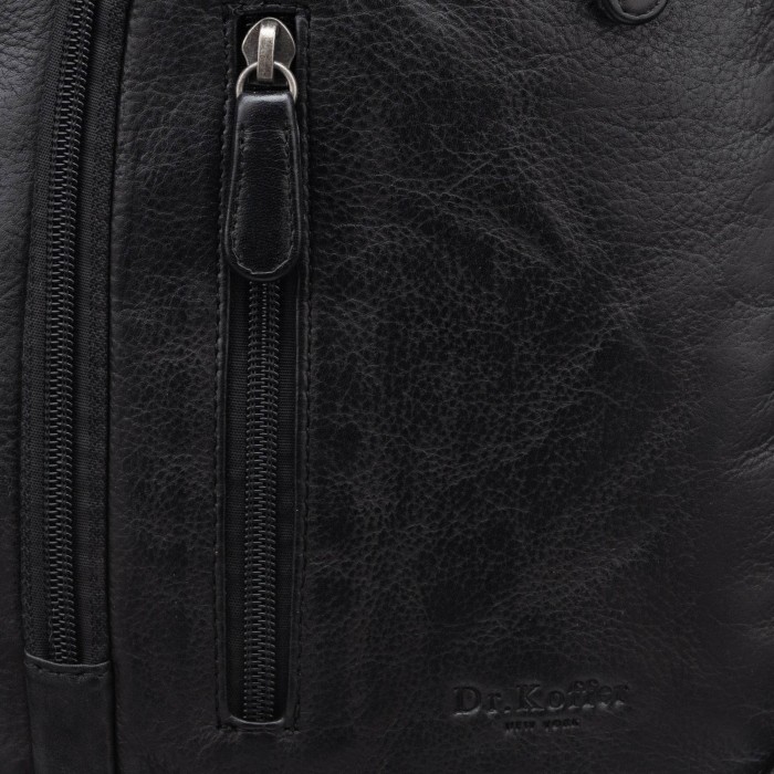 Товар черного цвета с внутренней стороны