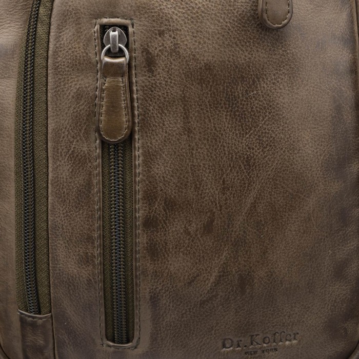 Товар зеленого цвета с внутренней стороны