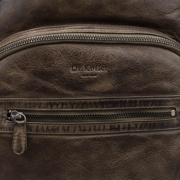 Товар зеленого цвета с внутренней стороны