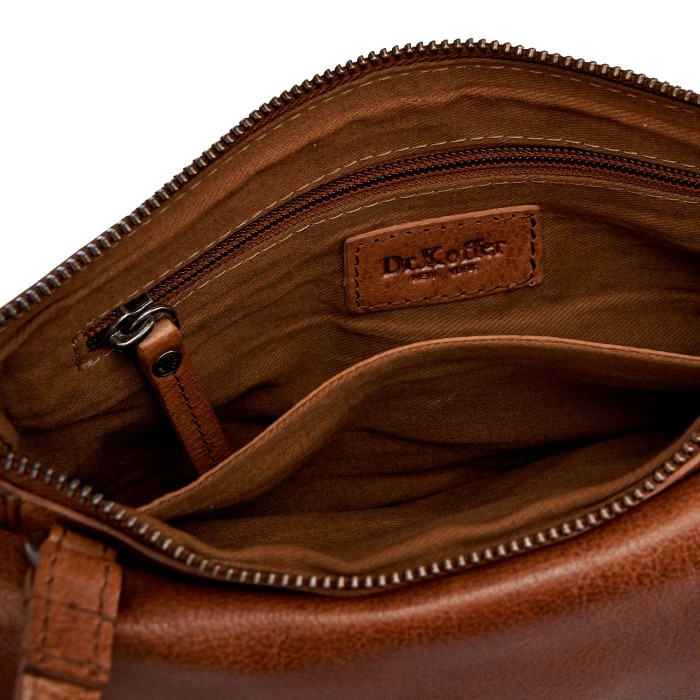 Товар коричневого цвета с внутренней стороны