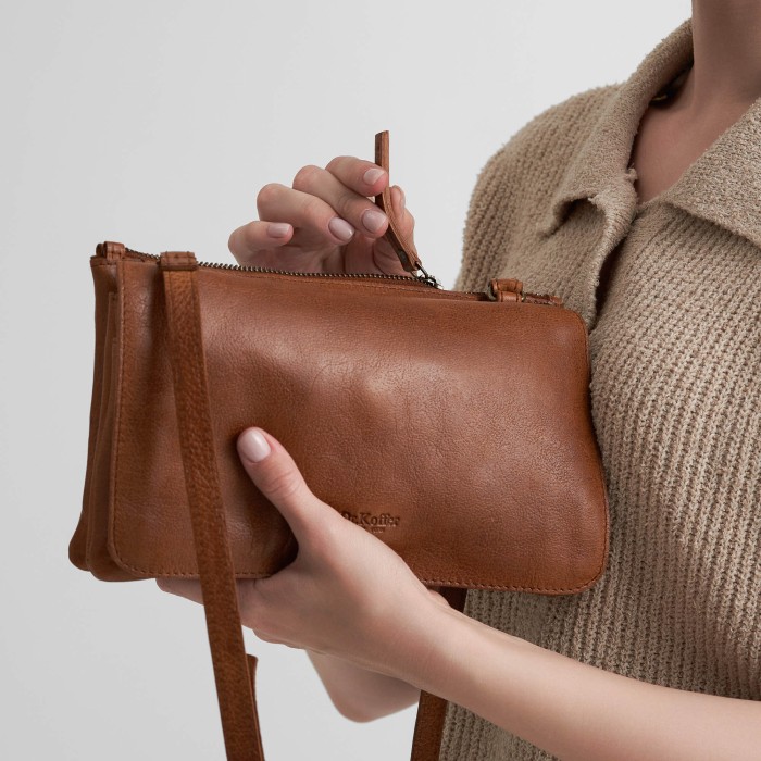 b402829-110-05 сумка через плечо повседневного стиля с лицевой стороны