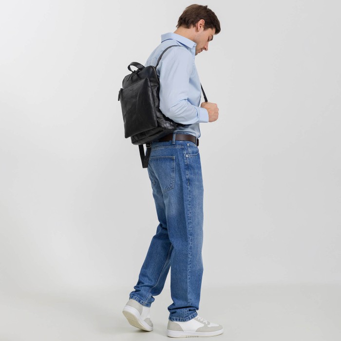 b402830-110-04 рюкзак из америки вид сбоку