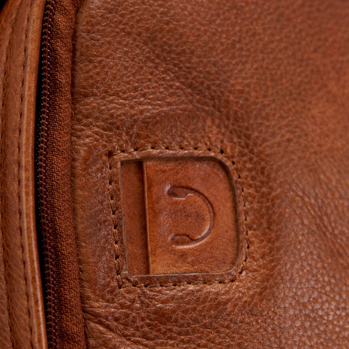 b402833-110-05 рюкзак из америки вид сбоку