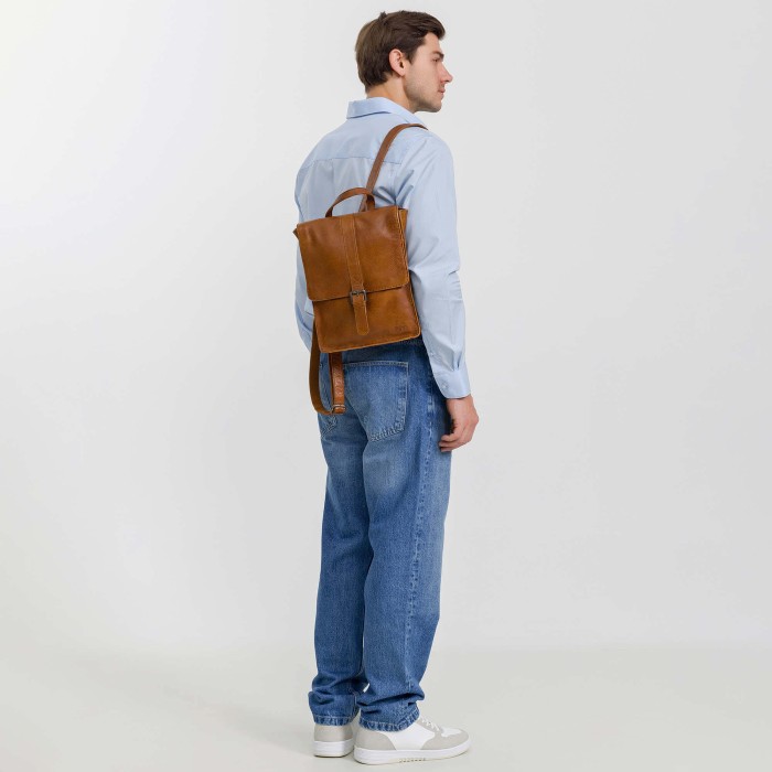 b402837-110-05 рюкзак от бренда dr.koffer вид слева