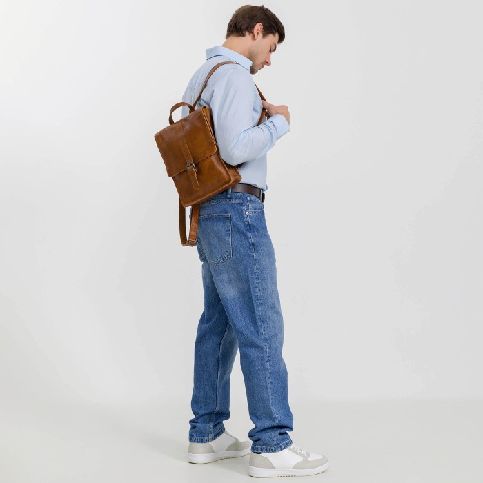 b402837-110-05 рюкзак из америки вид сбоку