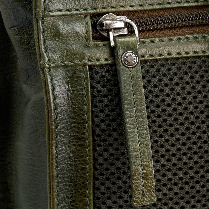 b402837-110-80 рюкзак от бренда dr.koffer вид слева