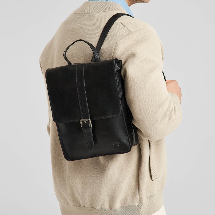 b402837-111-04 рюкзак от бренда dr.koffer вид слева