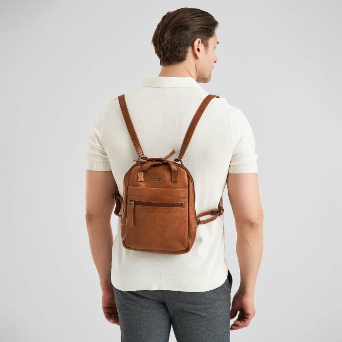 b402842-110-05 рюкзак от бренда dr.koffer вид слева