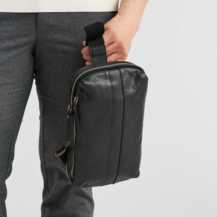 b402851-110-04 рюкзак от бренда dr.koffer вид слева