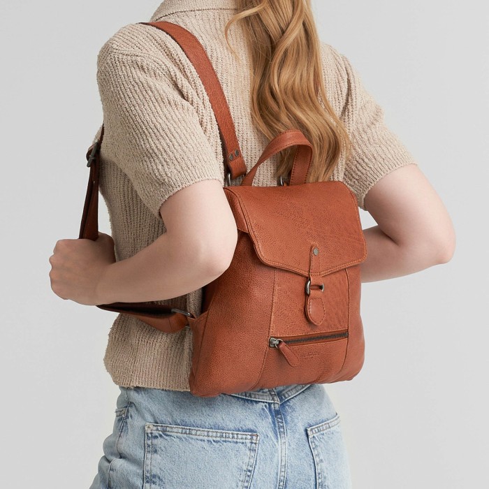 b402855-154-05 рюкзак по цене 26600 руб вид справа