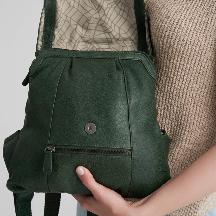 b402855-154-65 рюкзак из америки вид сбоку