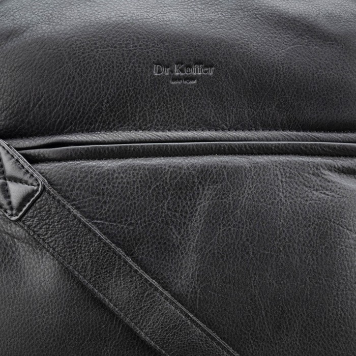 Товар черного цвета с внутренней стороны