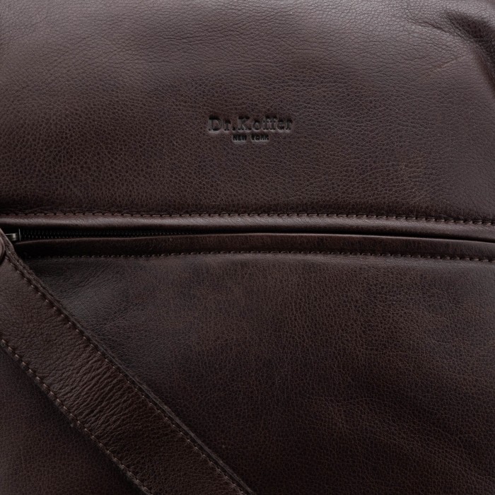 Товар коричневого цвета с внутренней стороны