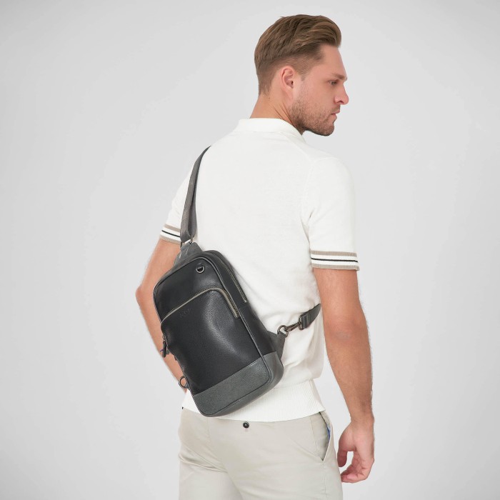 b402864-112-04_77 рюкзак для взрослого возраста с изнаночной стороны