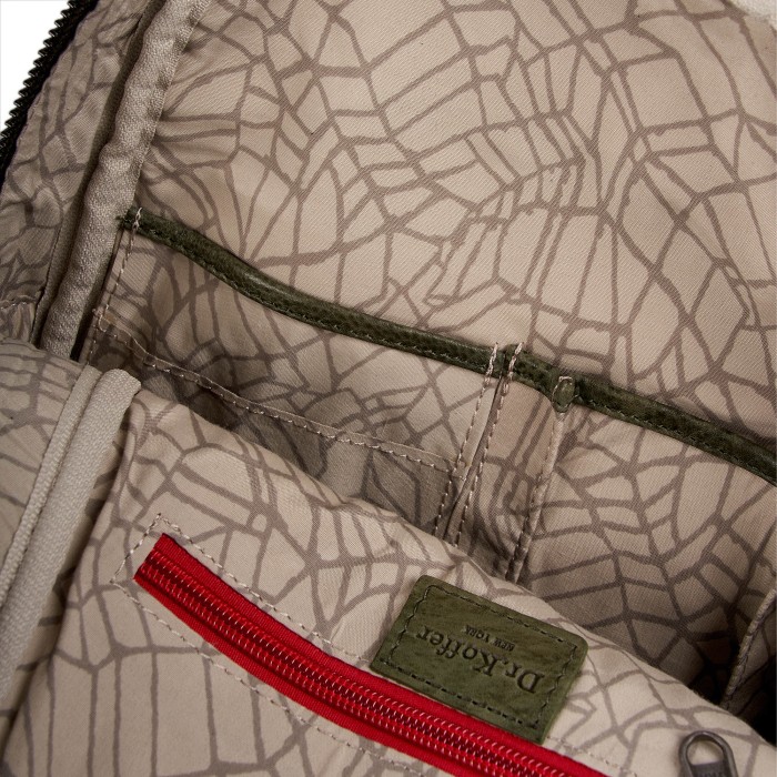 b402865-112-81 рюкзак из америки вид сбоку