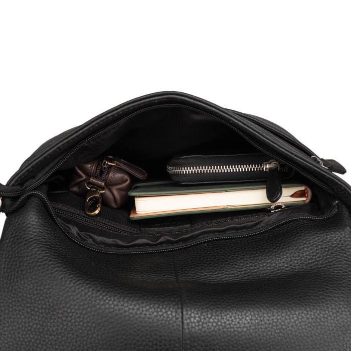 Товар черного цвета с внутренней стороны