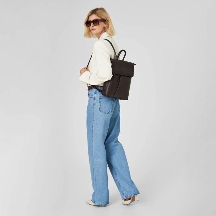 b402869-43-09 рюкзак для взрослого возраста с изнаночной стороны