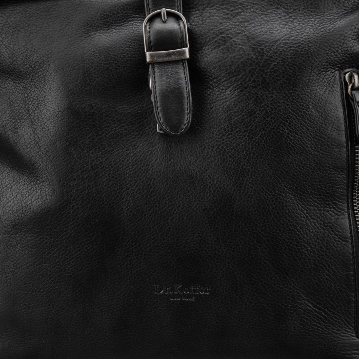 Товар черного цвета с внутренней стороны