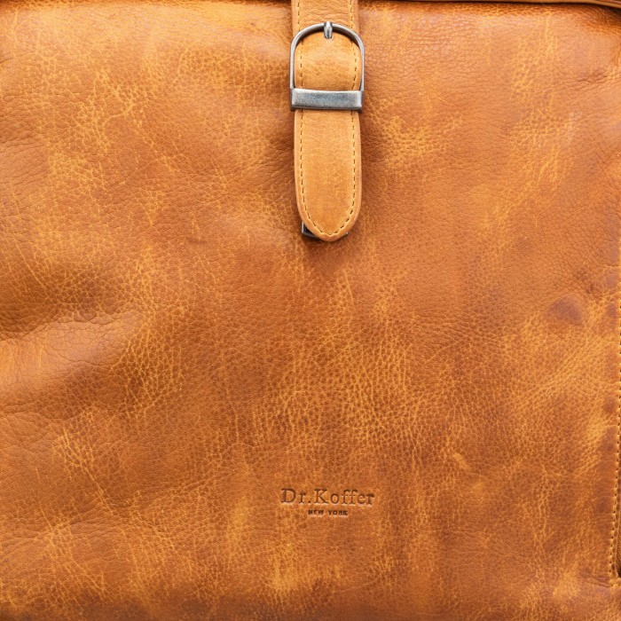 Товар бежевого цвета с внутренней стороны