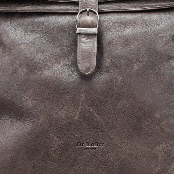 Товар серого цвета с внутренней стороны