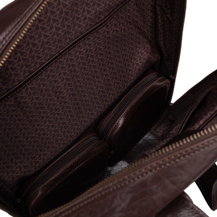 b402880-245-09 рюкзак из америки вид сбоку