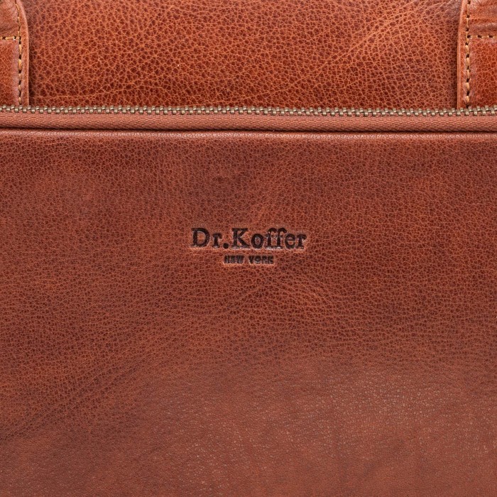 Товар коричневого цвета с внутренней стороны