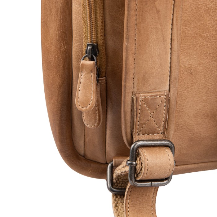 b402887-244-61 рюкзак из америки вид сбоку