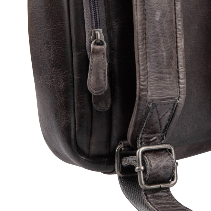 b402887-244-77 рюкзак из америки вид сбоку