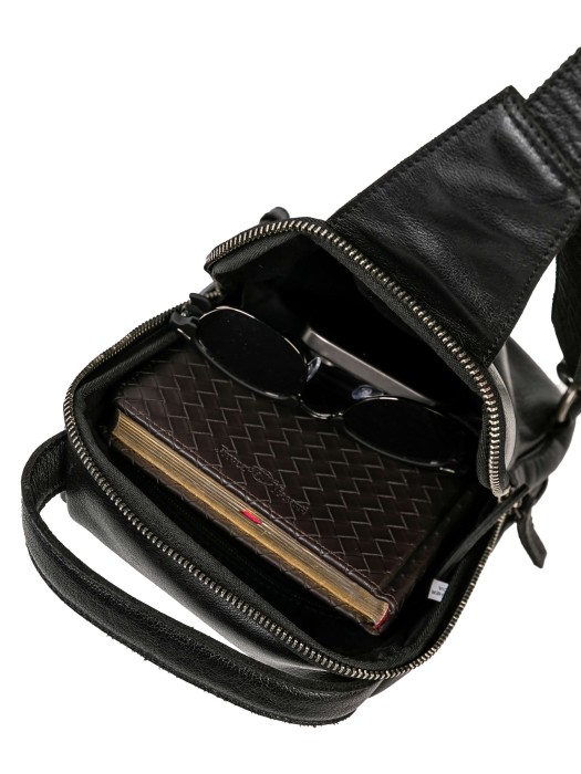 b402919-133-04 рюкзак из америки вид сбоку