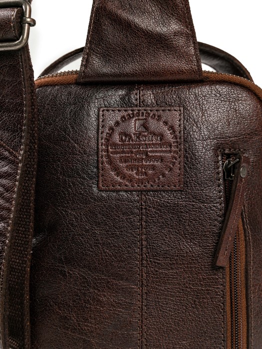 b402919-133-09 рюкзак из америки вид сбоку