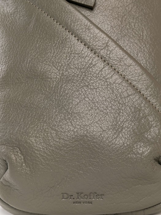 Товар серого цвета с внутренней стороны