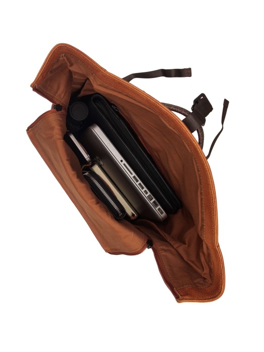 b402926-244-05_09 рюкзак по цене 41900 руб вид справа