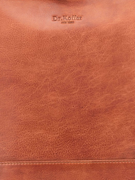 b402926-244-05_09 рюкзак из кожи спереди