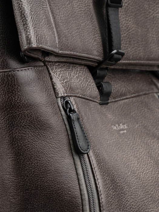 Товар серого цвета с внутренней стороны