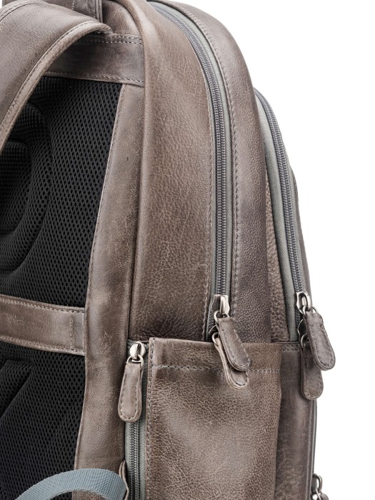 b402927-244-77 рюкзак из кожи спереди
