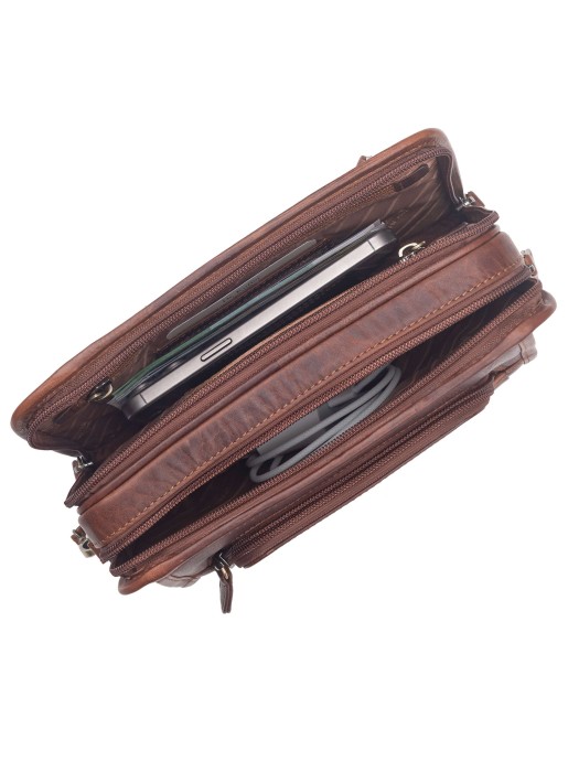 Товар коричневого цвета с внутренней стороны