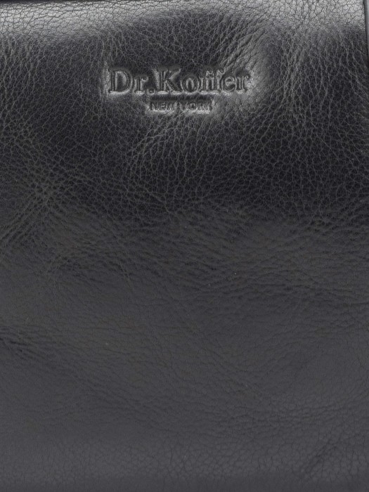 Товар черного цвета с внутренней стороны