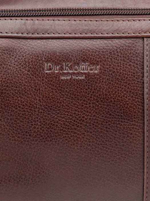 Товар коричневого цвета с внутренней стороны