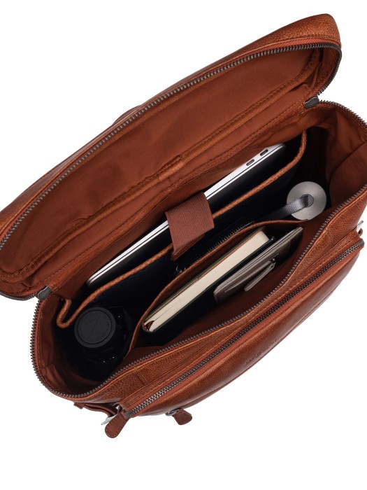 b402932-244-05 рюкзак из америки вид сбоку