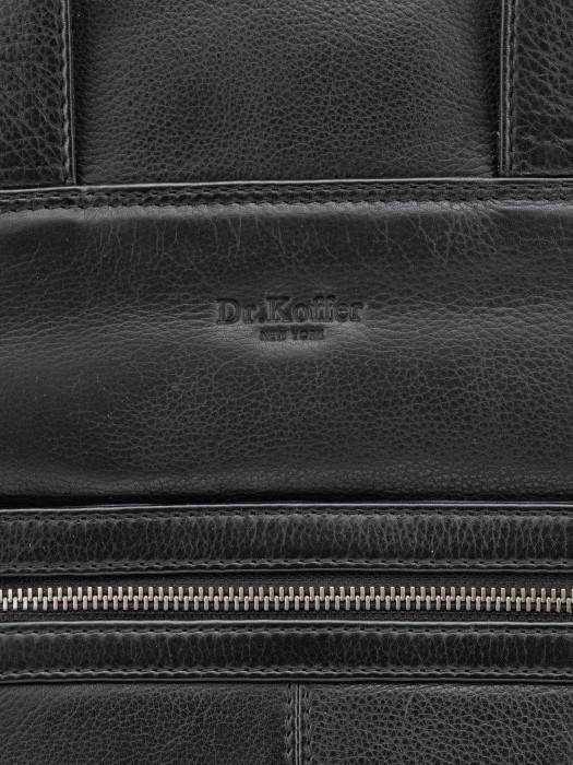 Товар черного цвета с внутренней стороны