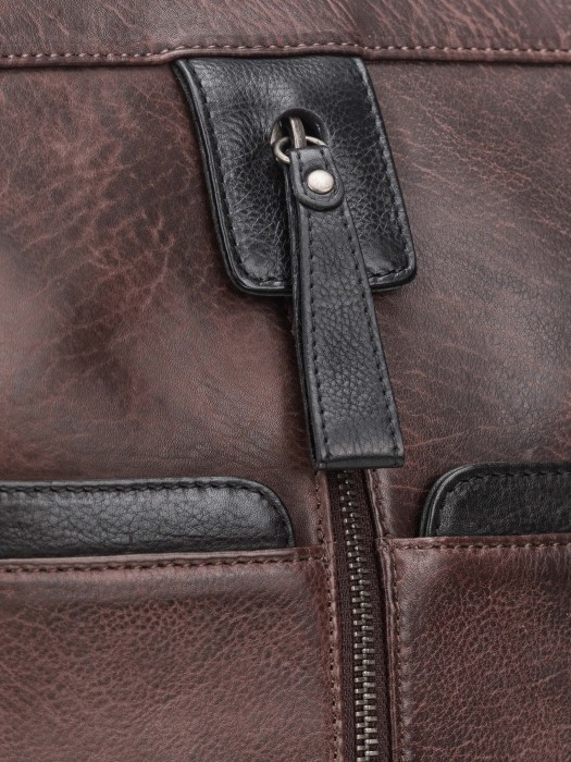 b402935-244-09_04 рюкзак из кожи спереди
