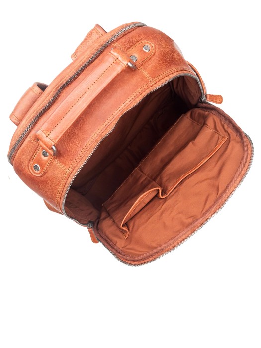 Товар коричневого цвета с внутренней стороны