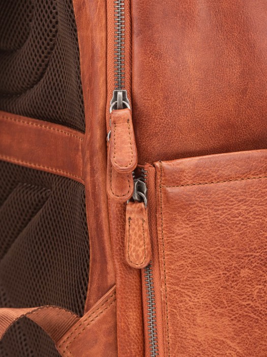 b402939-244-05 рюкзак из кожи спереди