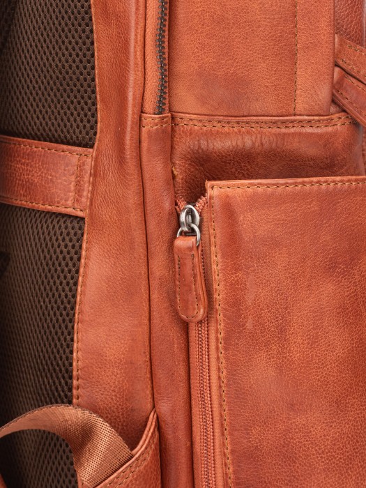 b402942-244-05 рюкзак из америки вид сбоку