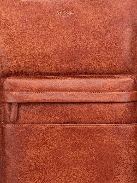 Товар коричневого цвета с внутренней стороны