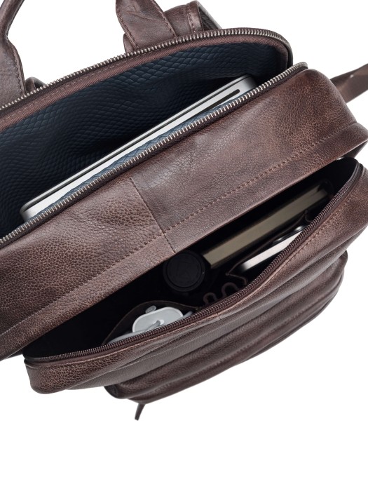 b402942-244-09 рюкзак из америки вид сбоку