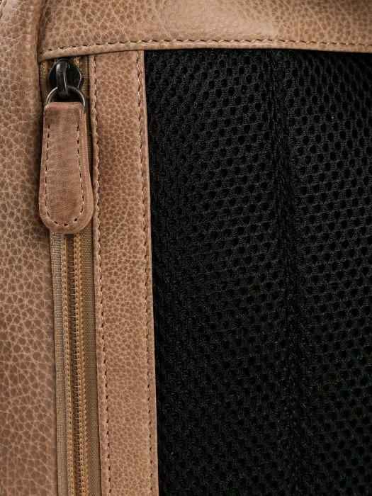 b402943-244-61 рюкзак от бренда dr.koffer вид слева