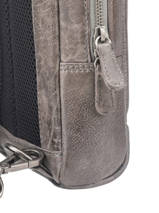 b402943-244-77 рюкзак из америки вид сбоку