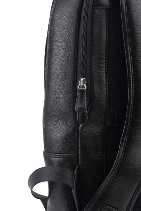 Товар черного цвета с внутренней стороны