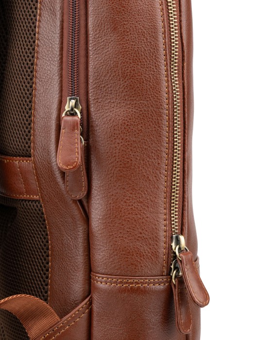 b402944-245-05 рюкзак из америки вид сбоку